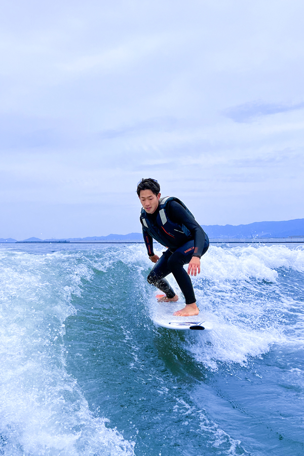 波がなくてもサーフィンができる大阪北港マリーナリゾートHULL