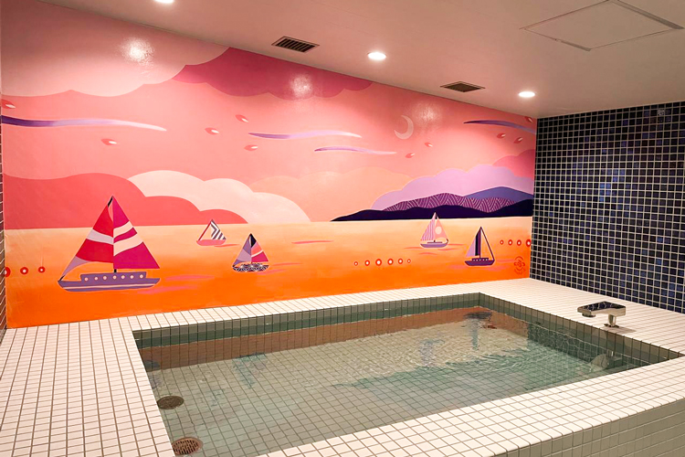 大阪北港マリーナリゾートHULLのお風呂アートが飾られた大浴場